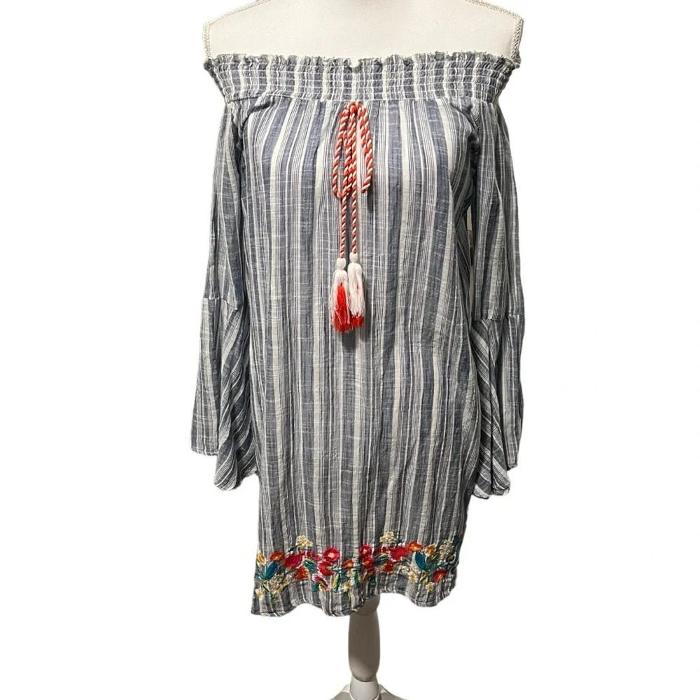 South Main Striped 100% Cotton Dress With Flower Embroidery‎ Gray & White Small